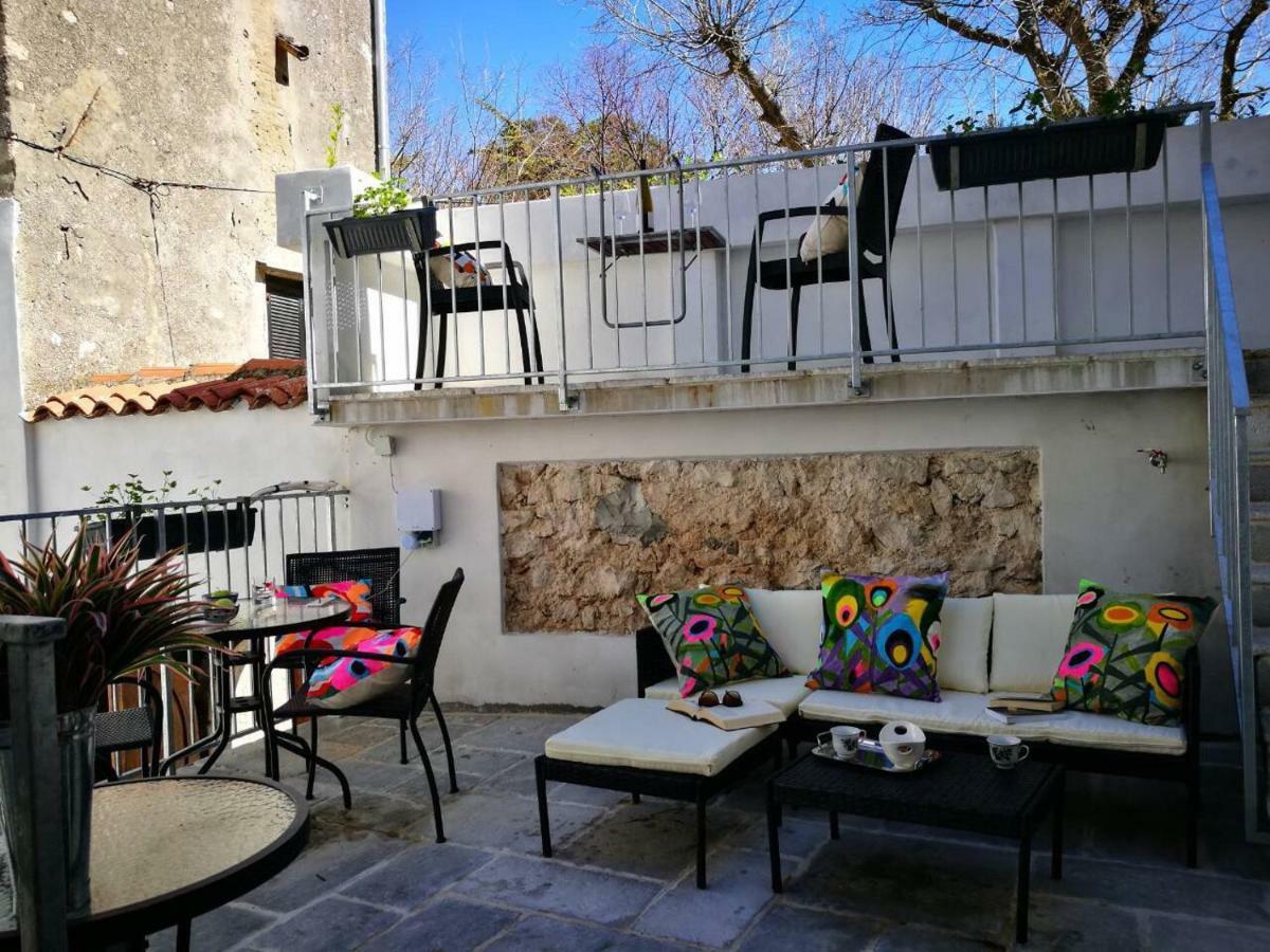 Cres Art Studio Lime Apartment Exteriér fotografie