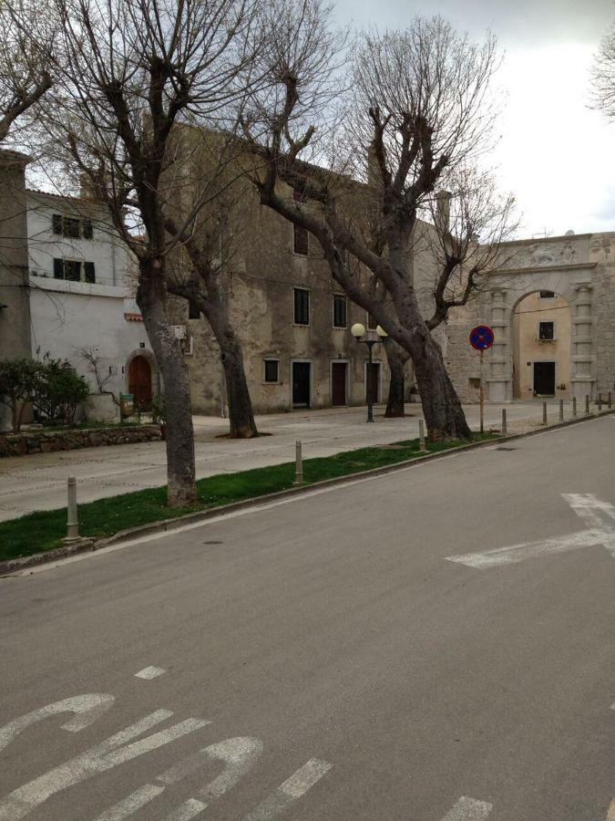 Cres Art Studio Lime Apartment Exteriér fotografie